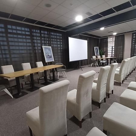 Garnet Hotel & Event Centar Ruma Luaran gambar