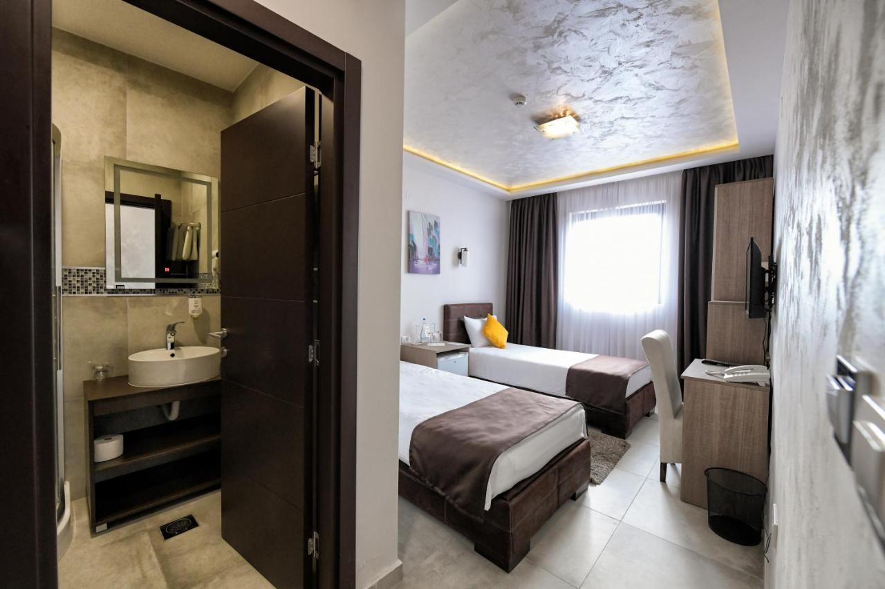 Garnet Hotel & Event Centar Ruma Luaran gambar