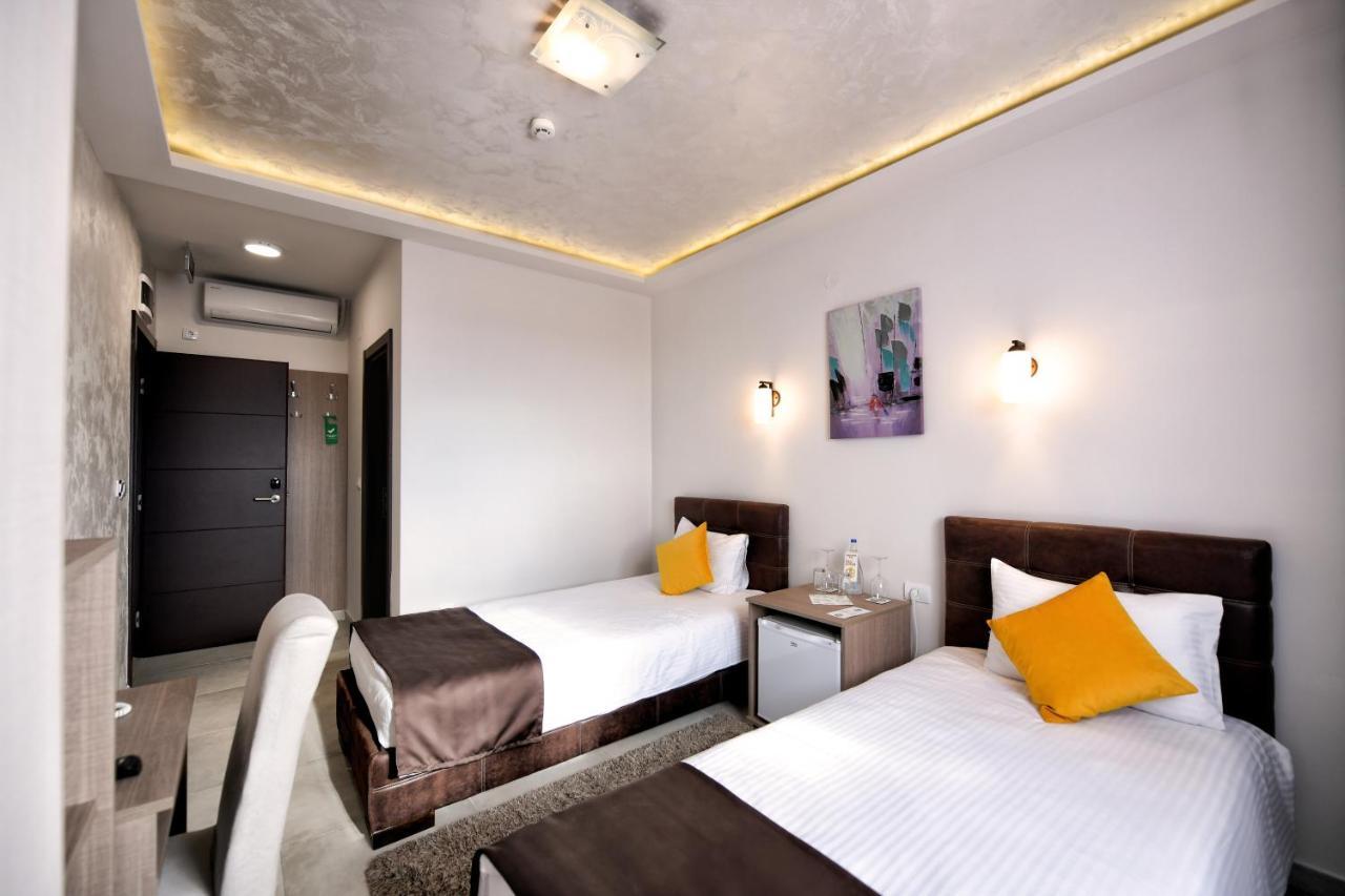 Garnet Hotel & Event Centar Ruma Luaran gambar