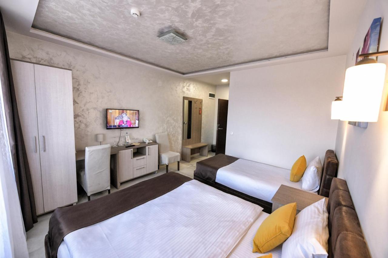 Garnet Hotel & Event Centar Ruma Luaran gambar