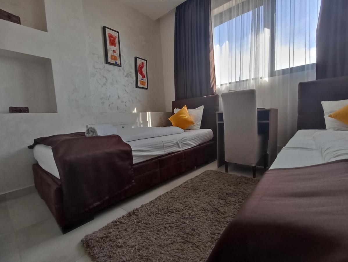 Garnet Hotel & Event Centar Ruma Luaran gambar