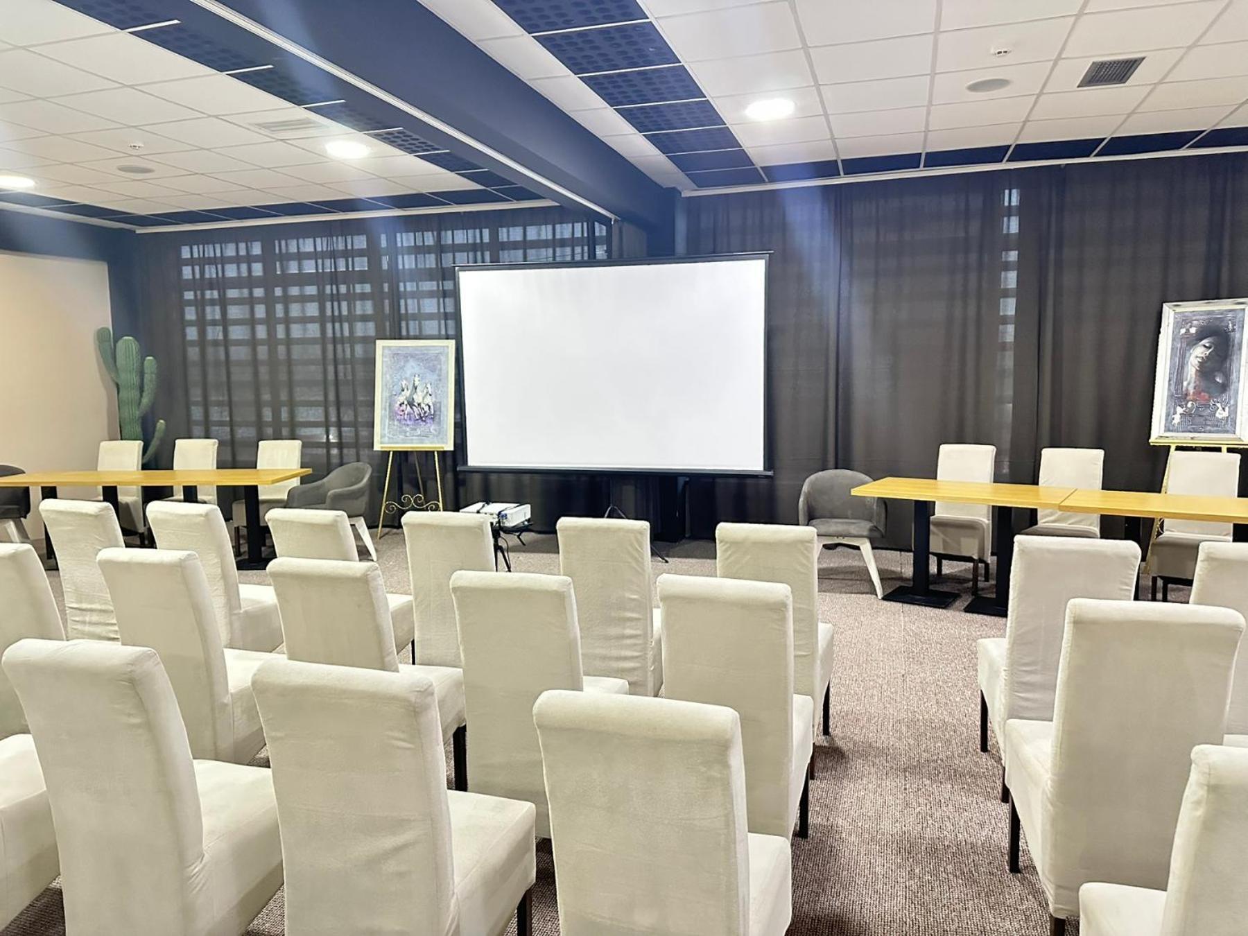 Garnet Hotel & Event Centar Ruma Luaran gambar
