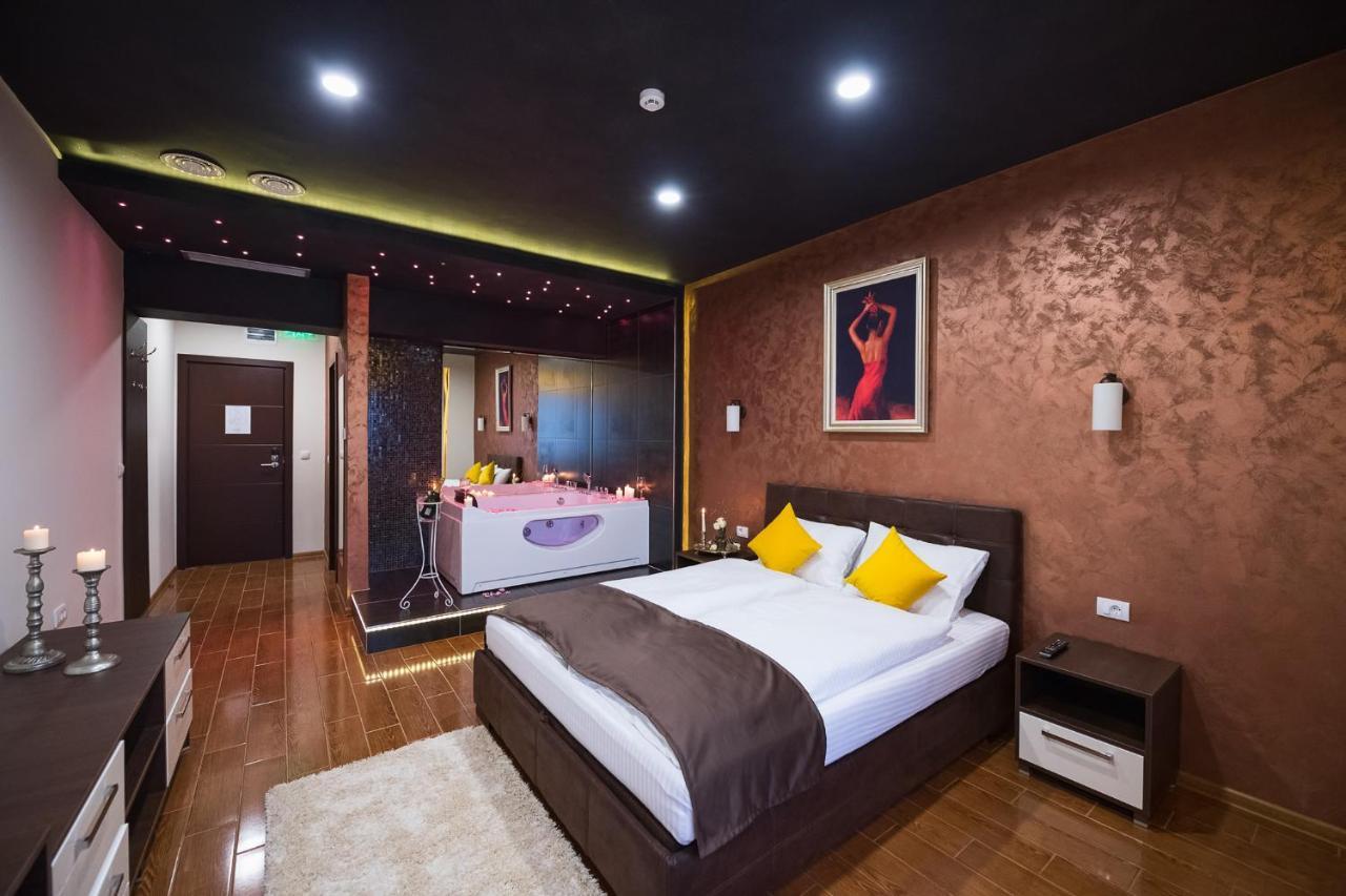 Garnet Hotel & Event Centar Ruma Luaran gambar