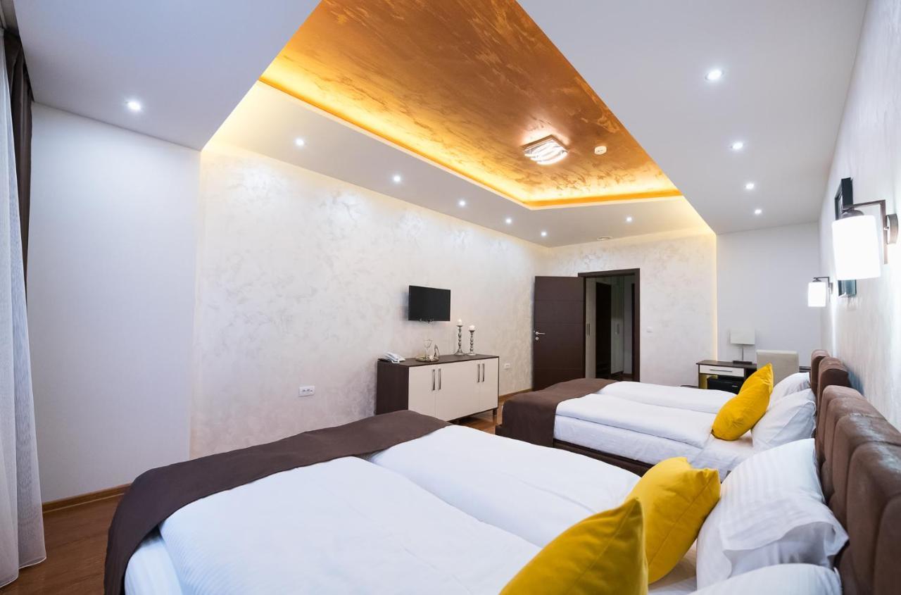 Garnet Hotel & Event Centar Ruma Luaran gambar